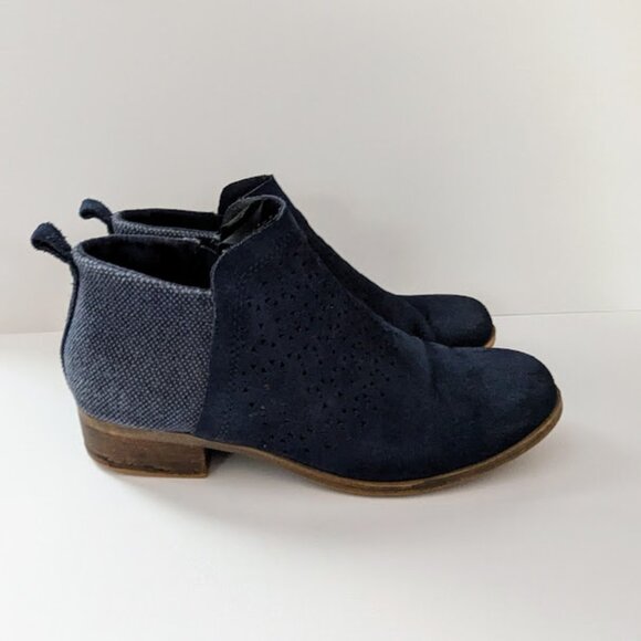 TOMS Blue Suede Ankle Boots Booties Womens Size 8.5 - Picture 1 of 7